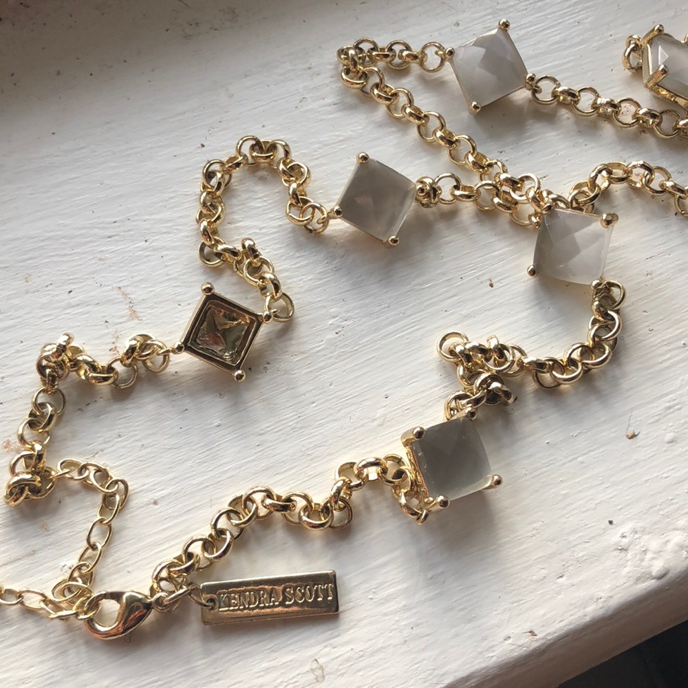 Discontinued Slate / Gold Kendra Scott necklace